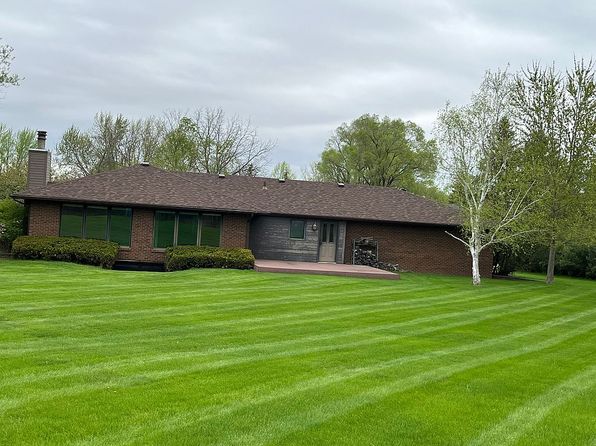 7298 Vista Dr, Stillman Valley, IL 61084