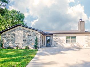 301 E Fairlane Dr, Pilot Point, TX 76258