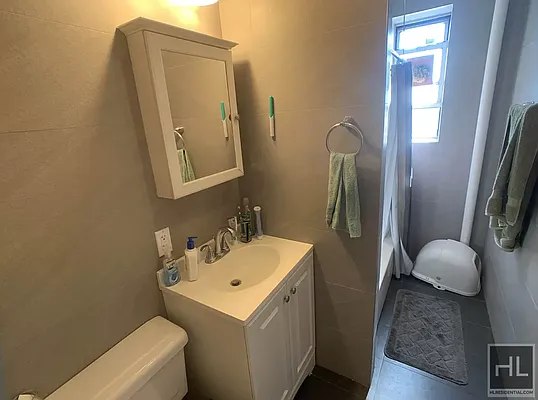 Rented by Highline Residential | media 11