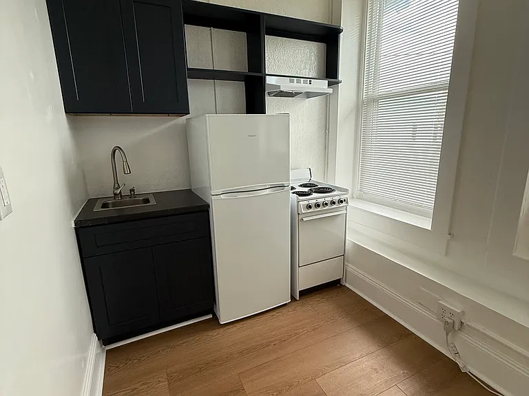 100 E Tarpon Ave #4 — Photo 5