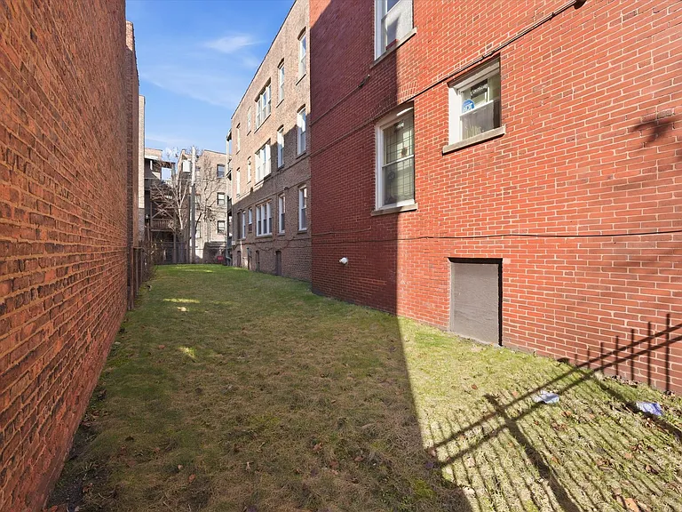 5210 S Ingleside Ave #2 — Photo 19
