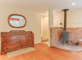 4 Flanders Rd #1, Niantic, CT 06357