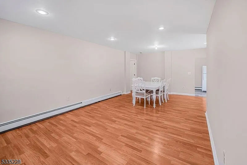 3 bed, 1.0 bath, $2,750 — Photo 4