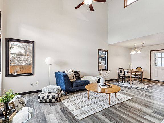 2nd image of 5111 Country Club Ln