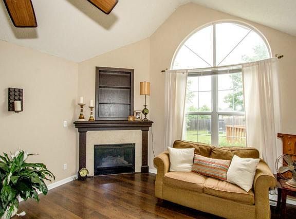 5th image of 409 Whitestone Dr