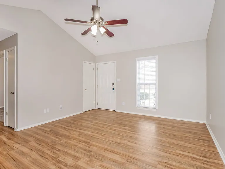 6500 Cornwall Rd — Photo 5