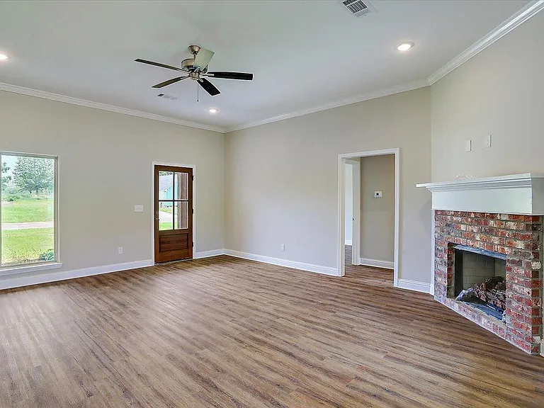 623 Westfield Dr — Photo 3