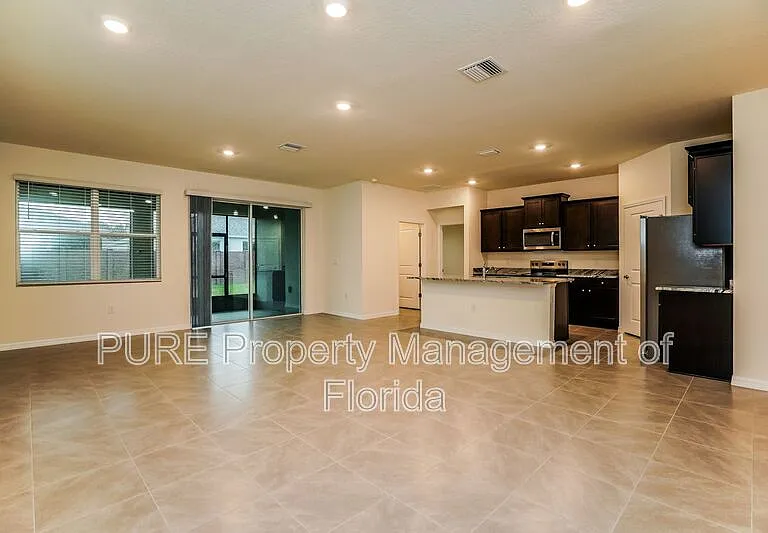 4122 NW 48th Terrace Rd — Photo 5