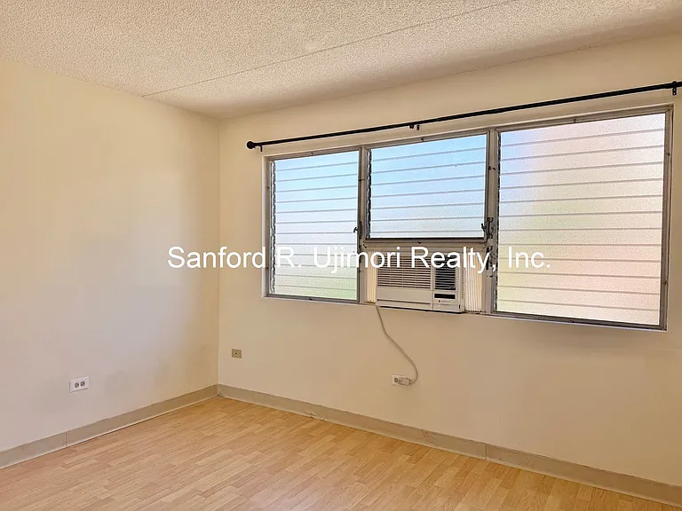 1074 Lunalilo St #305 — Photo 5