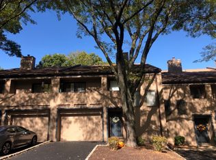 102 Stephanie Dr, North Caldwell, NJ 07006