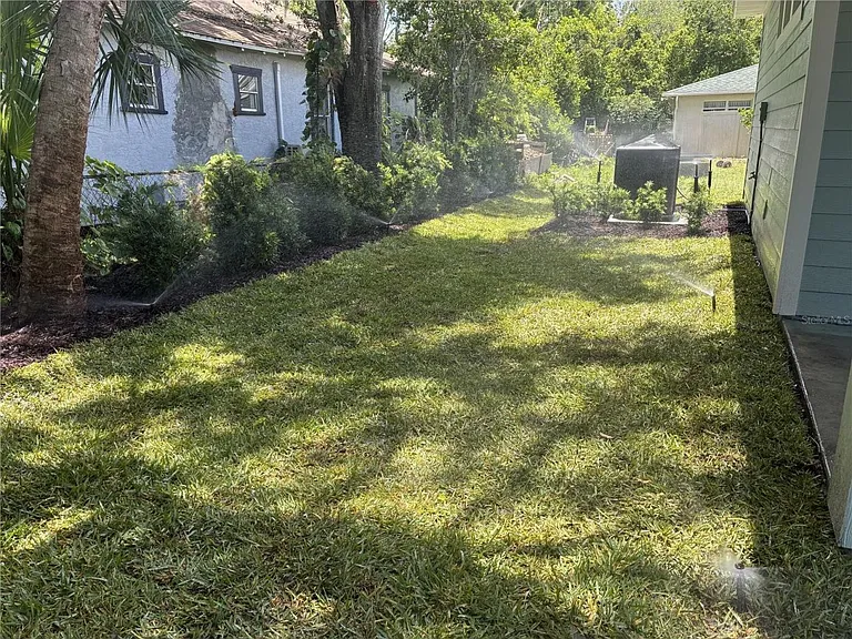 554 Ronnoc Ln — Photo 2