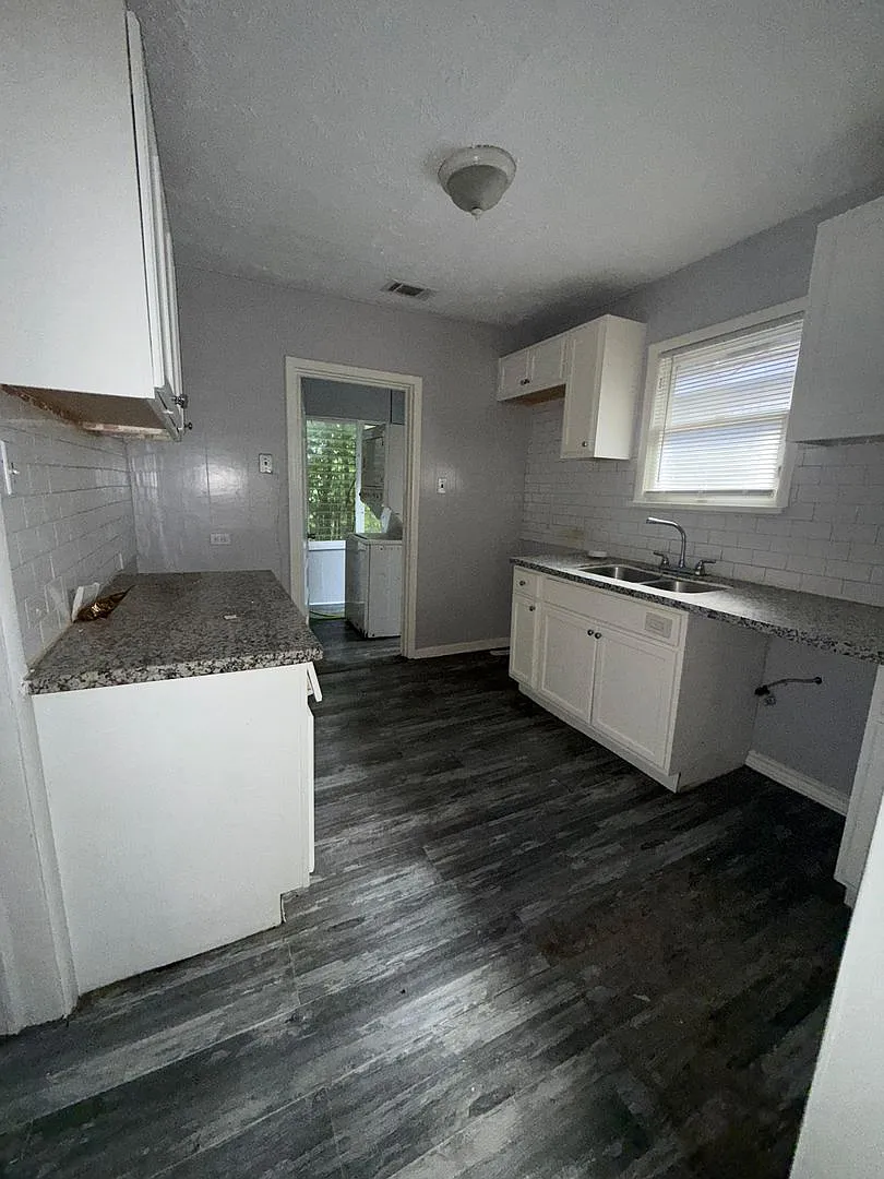 3012 Live Oak Street — Photo 3