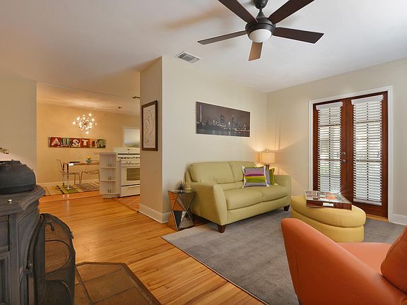 3rd image of 3306 Oakmont Blvd