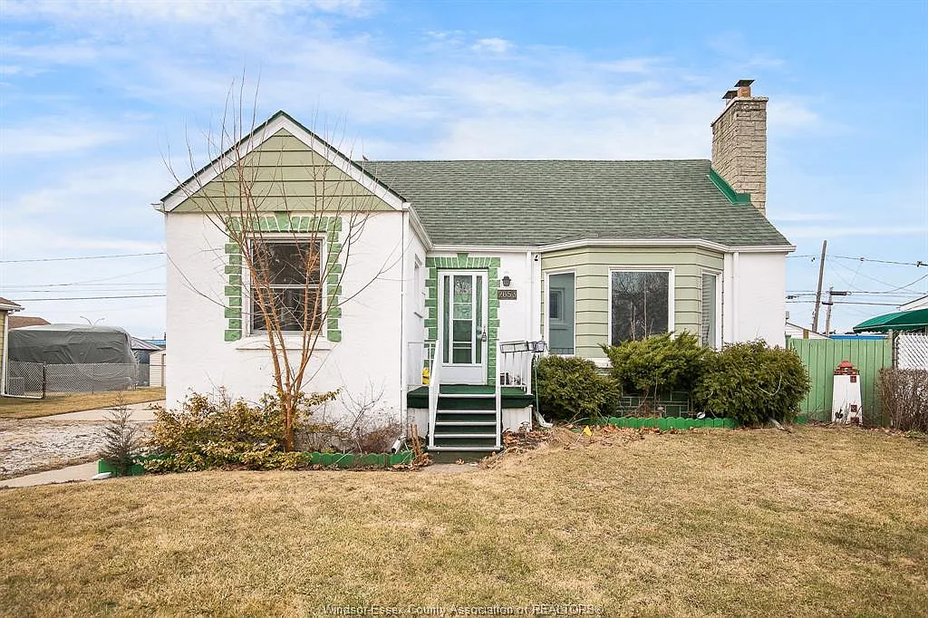 3 bed, $2,095 — Photo 1