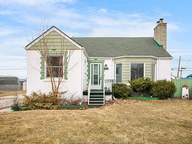 2653 Alexis Rd #UPPER — Photo 1