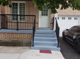 26 Roxton Cres, Brampton, ON L7A2E7