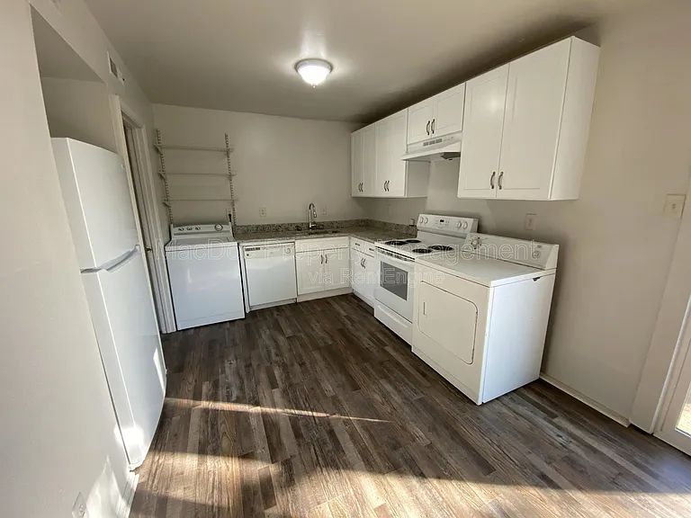 400 Rann Ct — Photo 5