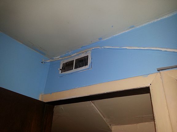 4th image of 1415 Parkamo Ave