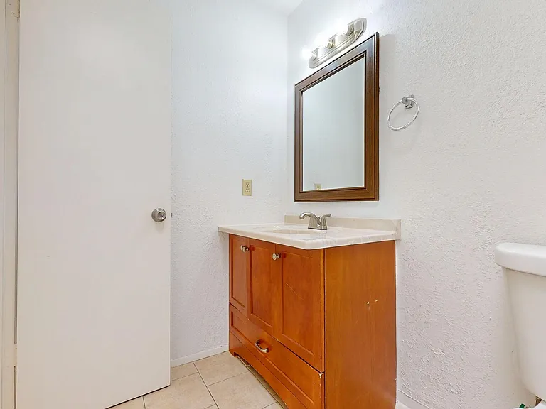 6925 Escondido Dr #B — Photo 37