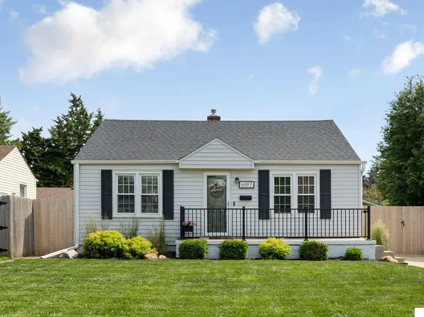 6197 Walnut St, Omaha, NE 68106
