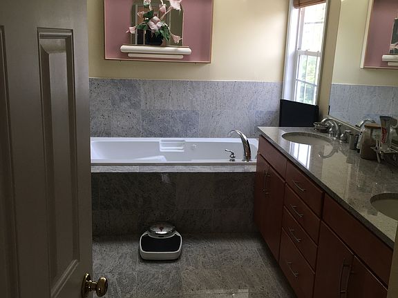 5th image of 23624 N Garden Ln