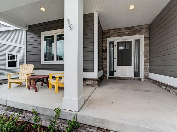 2nd image of 1013 Tara Ln