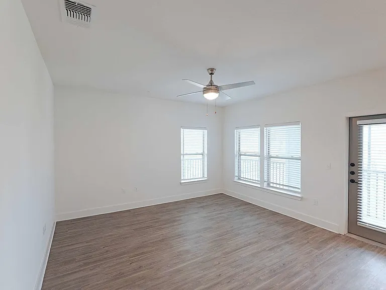 The Parian Luxury Apartments — Photo 104