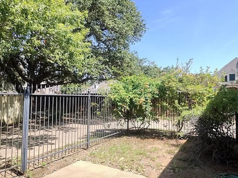 2317 Garden Park Ct — Photo 13