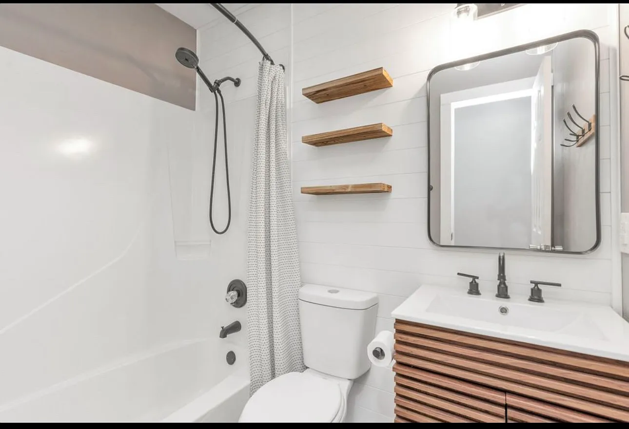 3 bed, 1172 sqft, $2,100 — Photo 4