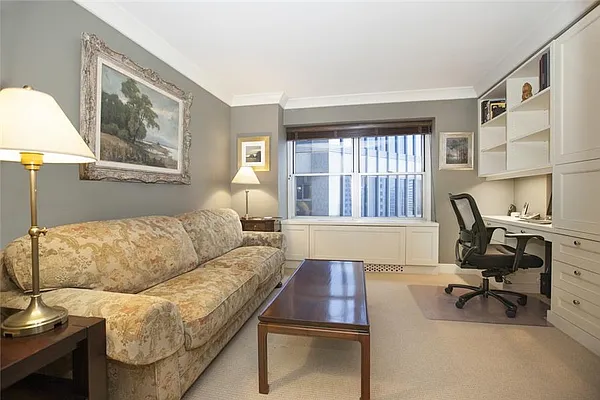 Sold by Qwest Residential Downtown LLC | media 6