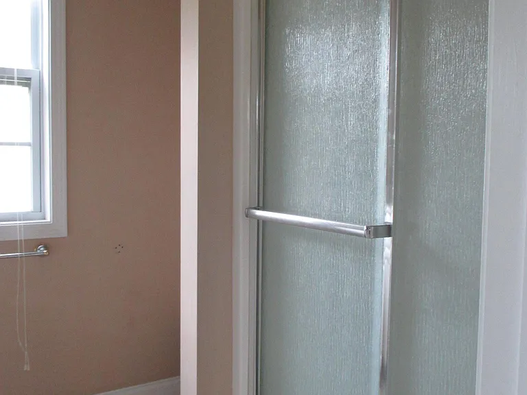 4 Larchmont Ln — Photo 11
