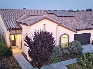 1010 S Crumal St, Visalia, CA