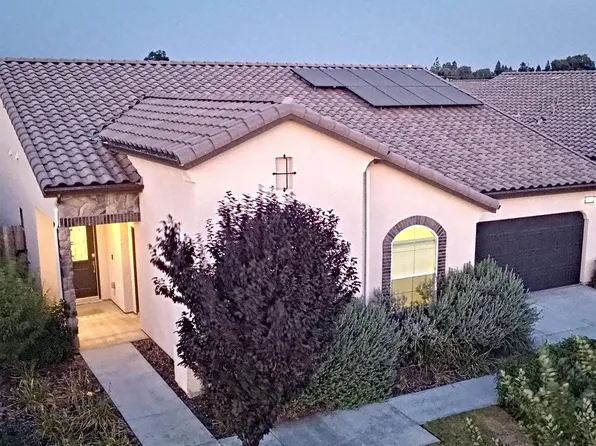 1010 S Crumal Street, Visalia, CA 93292