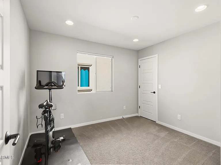9022 W San Miguel Ave — Photo 23