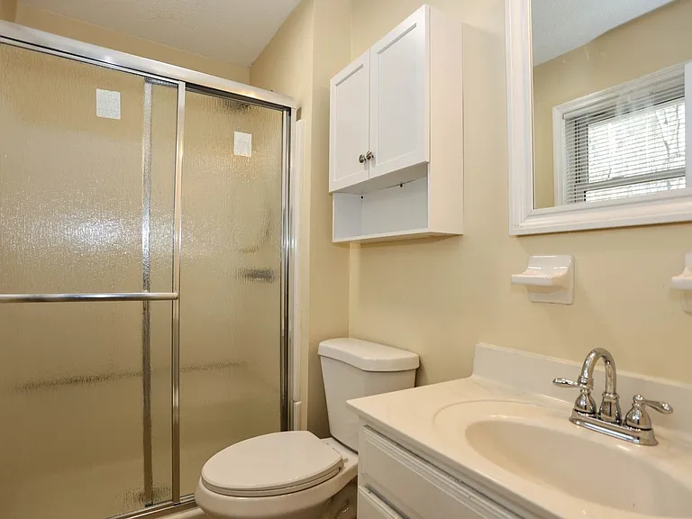3165 Laura Ln — Photo 5