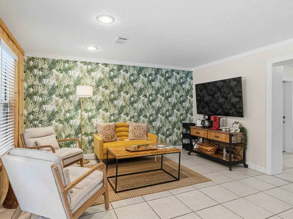 32 Oregon Dr NE #Id1695426p, Fort Walton Beach, FL 32548