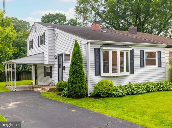 2868 Senak Rd, Abington, PA 19001