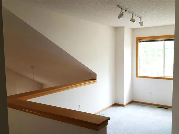 150 S Prairie View Dr, West Des Moines, IA 50266