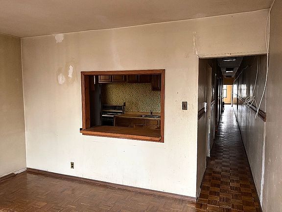 3rd image of 61 Morningside Ave APT 2