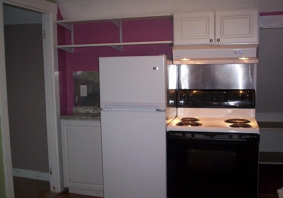 2nd image of 717 Main St #3