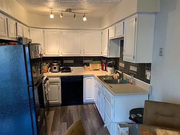 4th image of 794 Gordon Dr #7