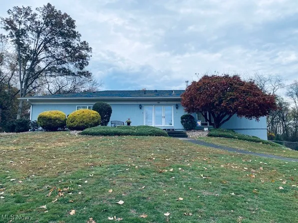 9 Willowbrook Dr, Parkersburg, WV 26104