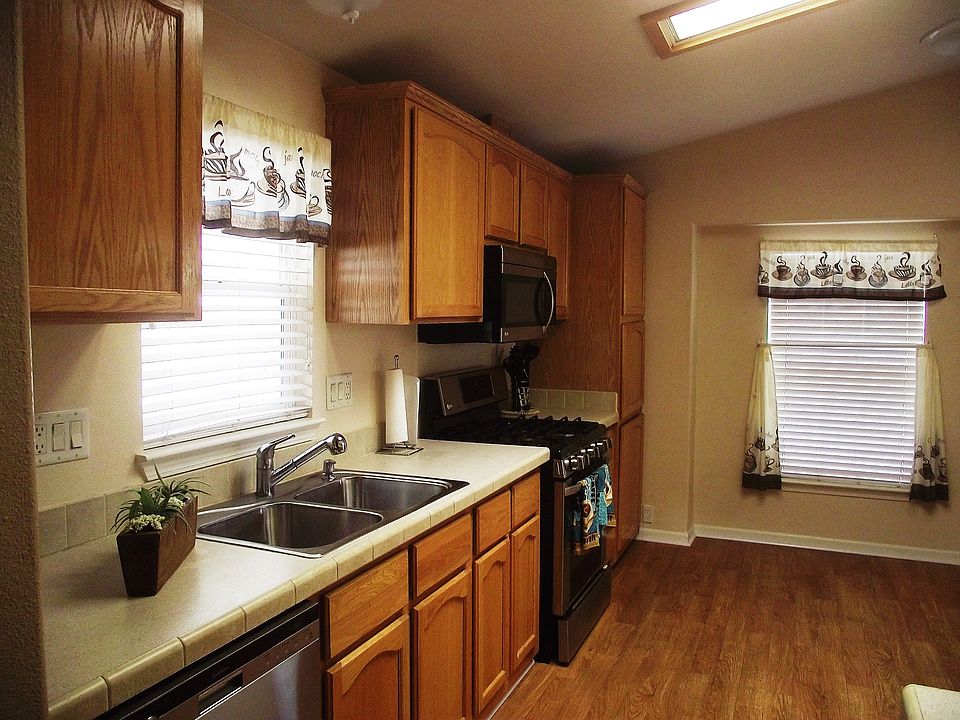 1st image of 1001 S Hale Ave Space 86