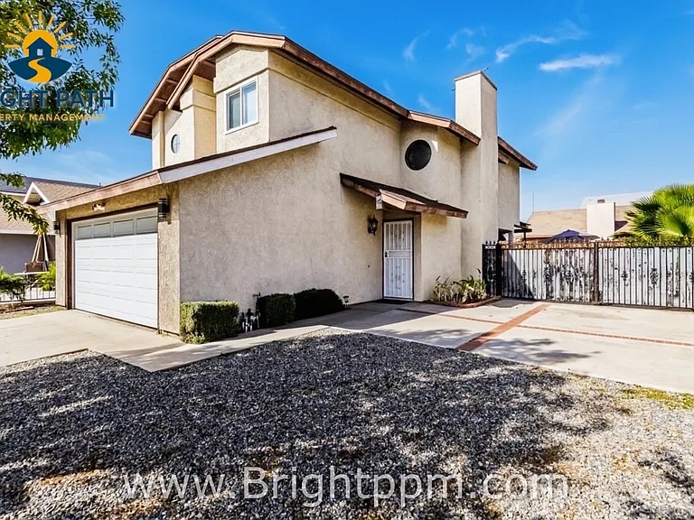 25280 Bay Ave — Photo 3