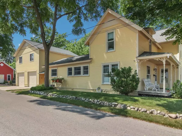 715 6th St, Traverse City, MI 49684