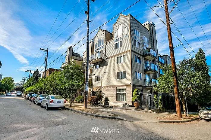 231 Belmont Ave E #401 — Photo 18