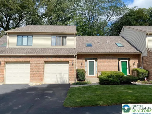 3218 Oakland Square Dr, Bethlehem, PA 18020