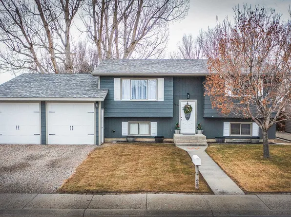 1824 Crimson St, Worland, WY 82401