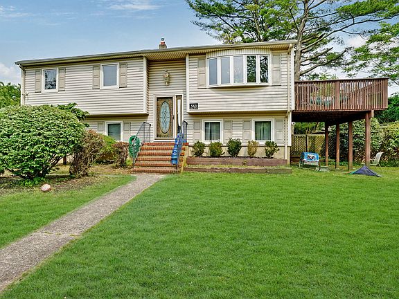 5th image of 563 Marc Dr