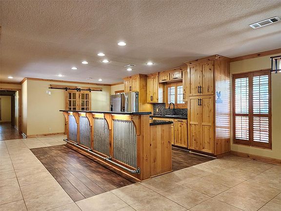 4th image of 102 Sequoia Street